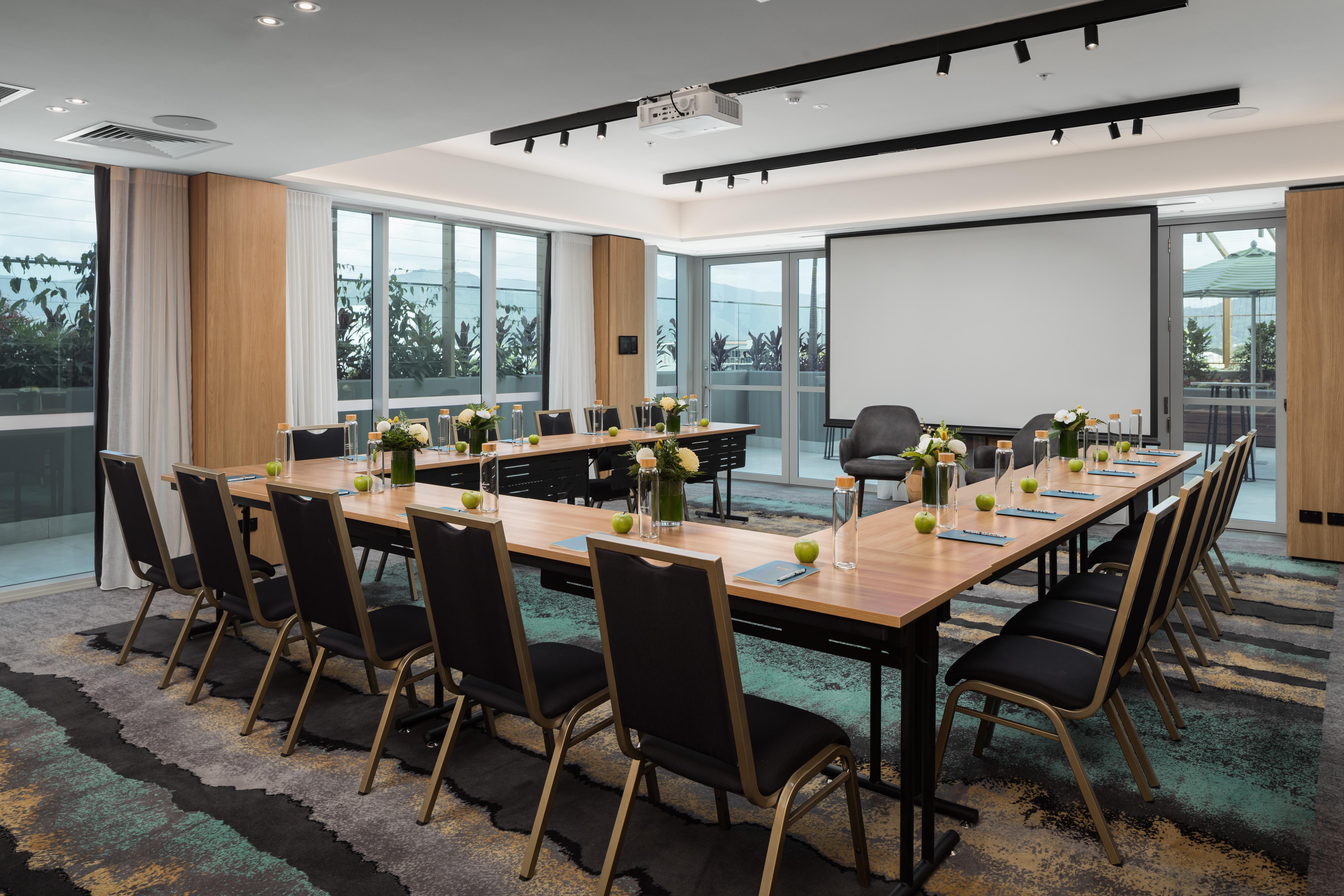 Crystalbrook Bailey Hotel Cairns Exterior photo Meeting room