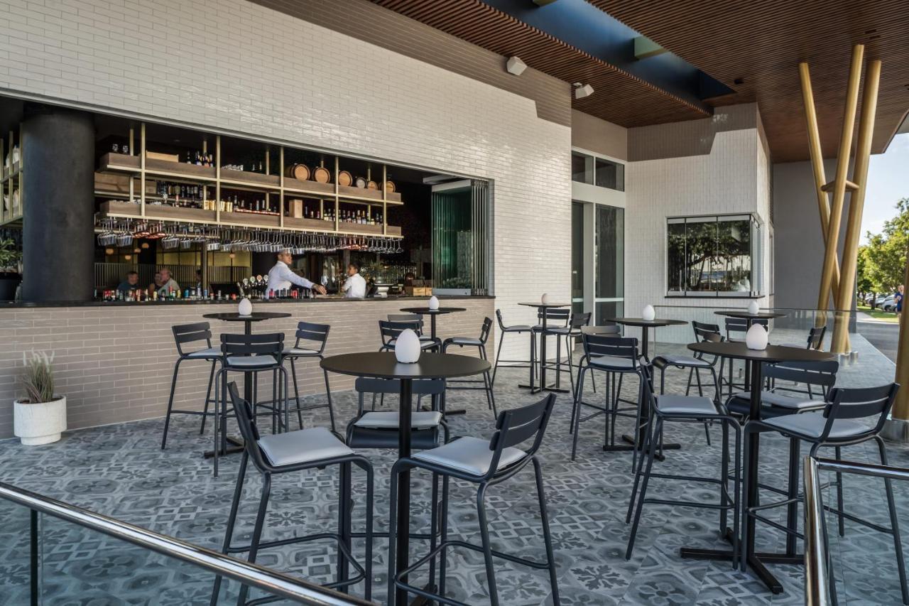 Crystalbrook Bailey Hotel Cairns Exterior photo The bar at the Sky Bar